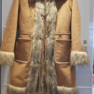 Pälsjacka  - Jättefin vinterjacka säljes 