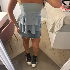 Volang topp - Säljer denna volang topp från zara!!