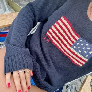 Ralph lauren sweatshirt  - Säljer min fina Ralph lauren usa sweatshirt då den inte används längre:)