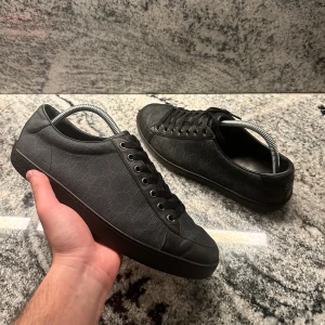 Gucci skor - Ett par stilrena Gucci skor i mycket fint skick, några defekter på insidan men ingenting som syns. Skriv vid funderingar🙌