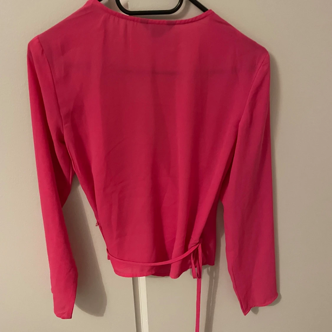 Rosa omlottopp från Monki - 91