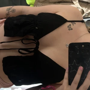 Svart linne - Fint svart linne, säljs då det är för litet för mig, knappt använt