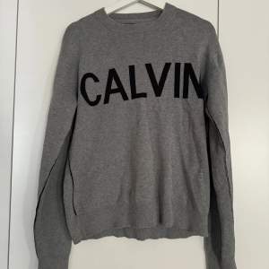 Tja, säljer nu denna Calvin Klein Sweatshirten då den ej används längre:( Vid frågor eller funderingar är det bara att hojta till:)