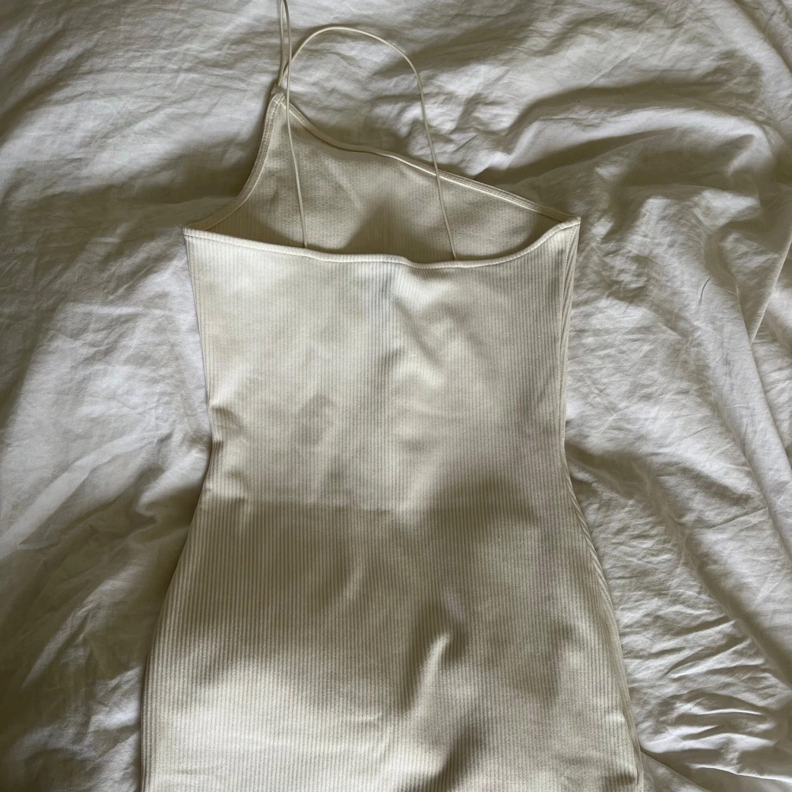 Vit ribbad klänning - 90