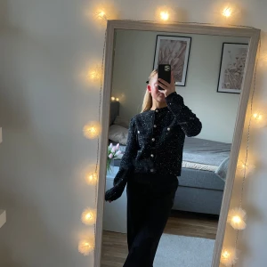 Trendig tröja😍 - Superfin kofta/tröja som är köpt från zalando för 700kr och endast använd en gång😍