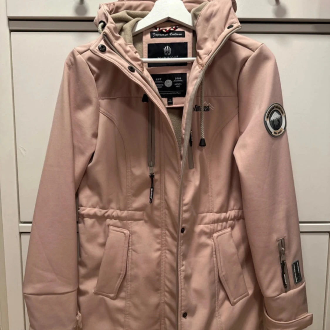 Rosa jacka från Marikoo