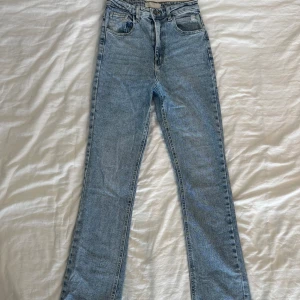 Jeans - Stradivarius jeans💕 Stl: 36🫶🏽 Raka i passformen🤍