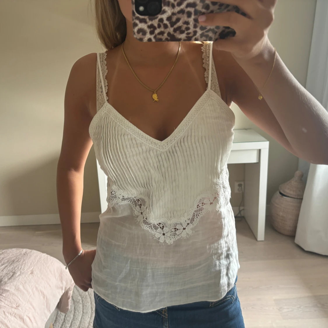 Fint linne med spets - 90