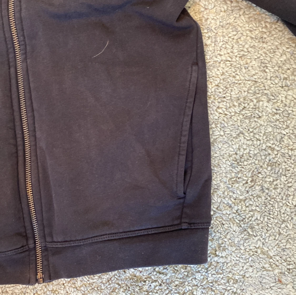 Svart huvtröja från Sail Racing - 2