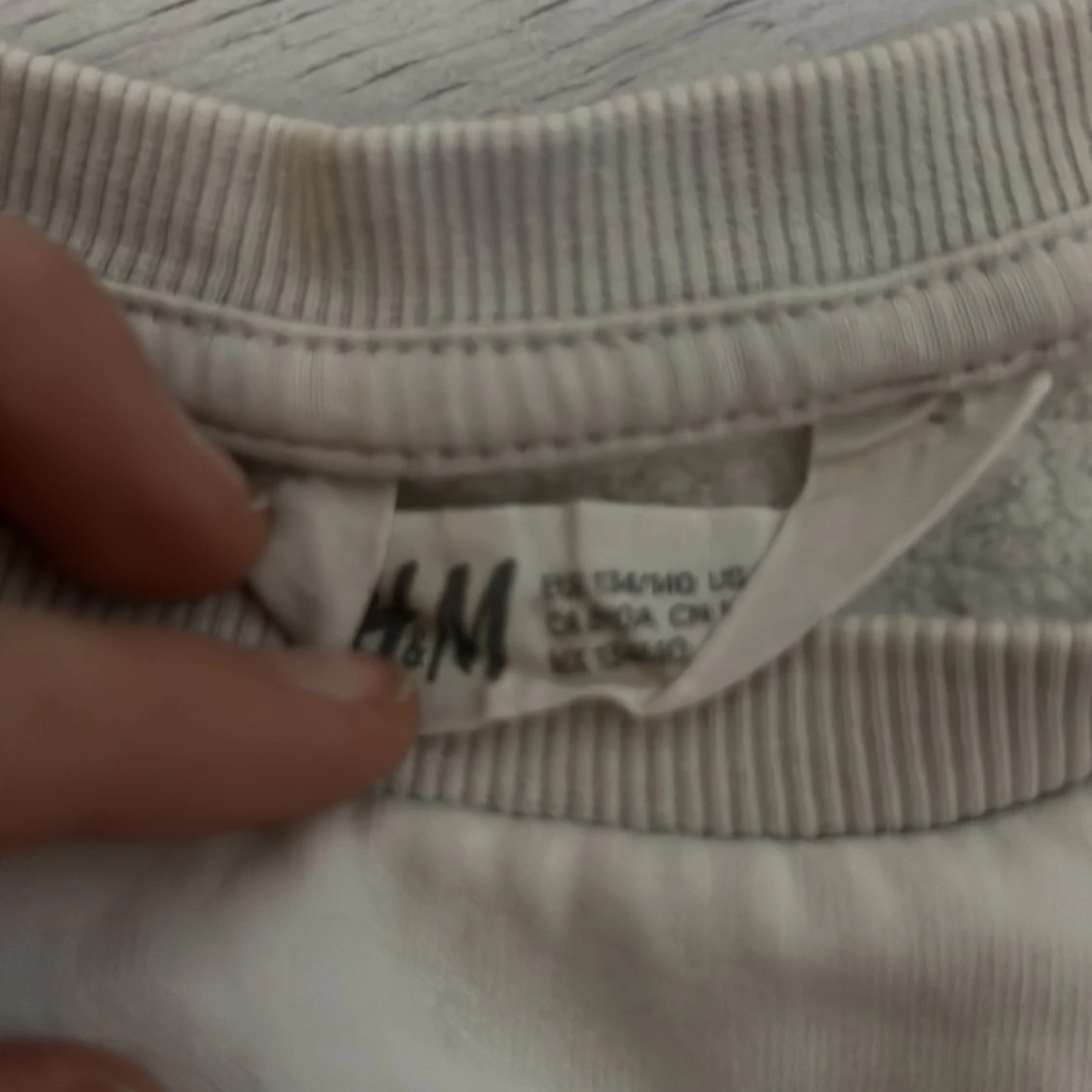 Vit och röd tröja från H&M - 2