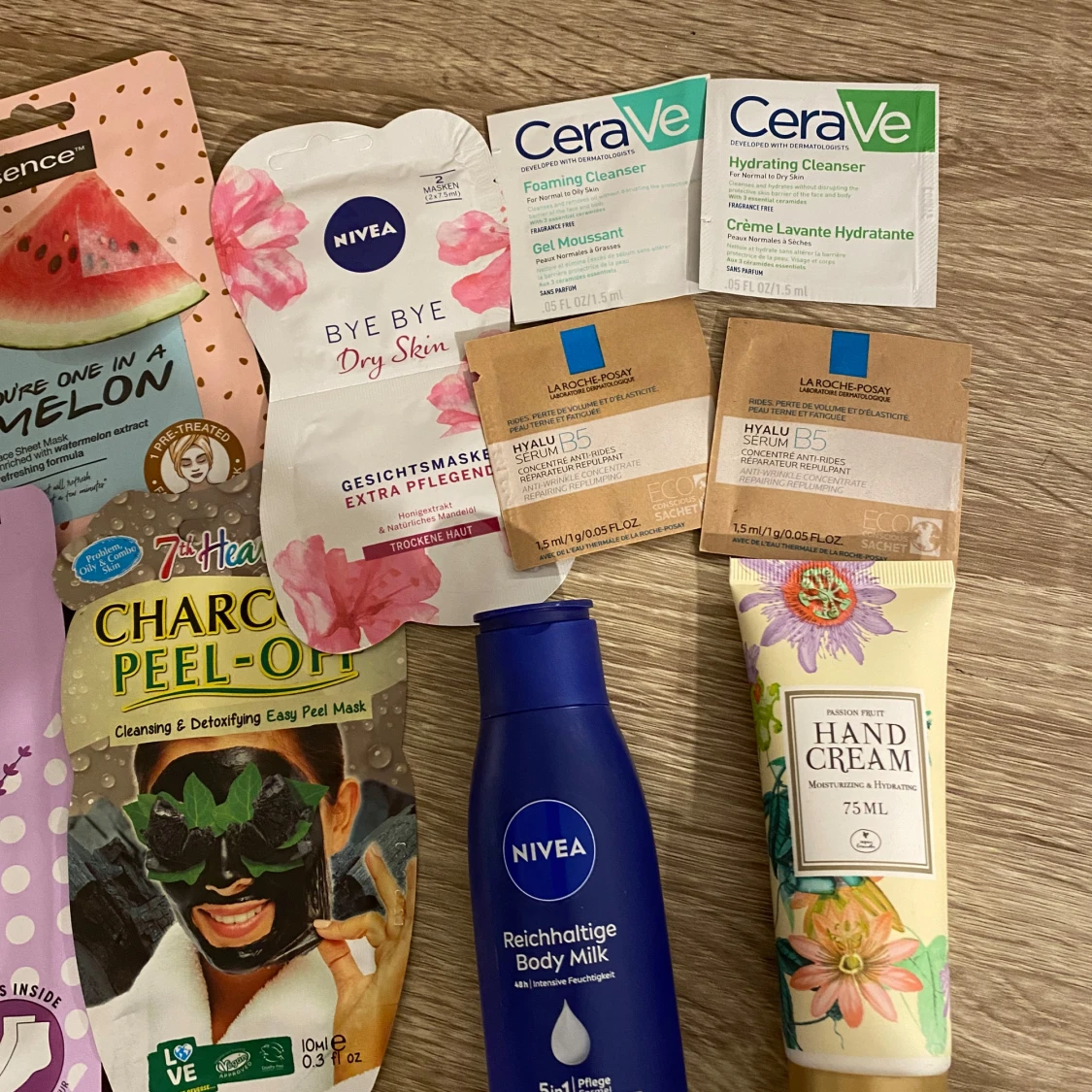 Hudvårdsprodukter från olika märken - 2