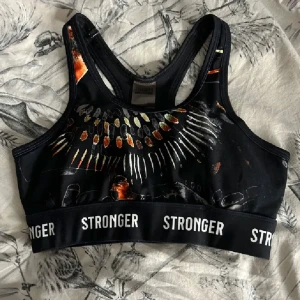 Stronger topp - Nytt i skick❤️