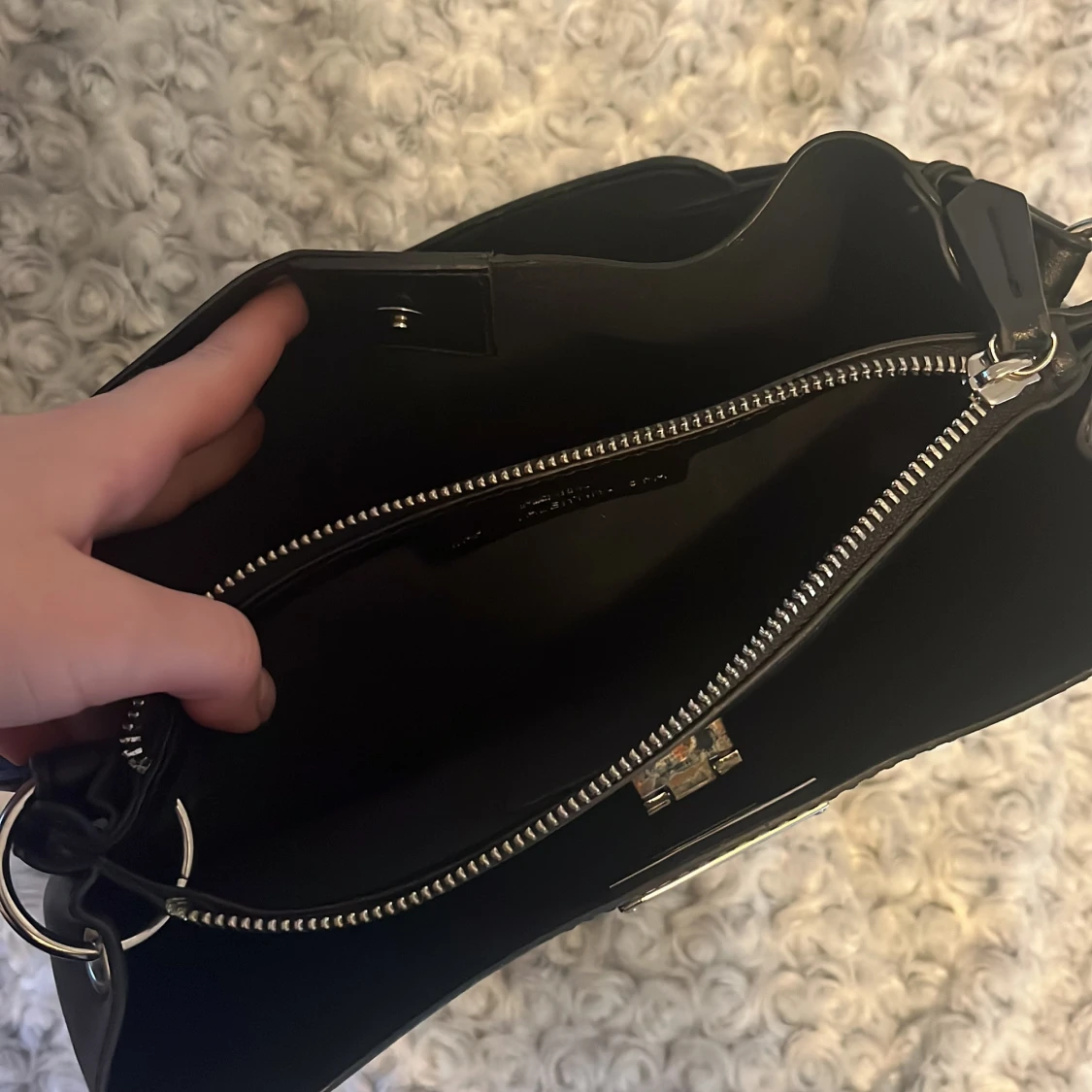 Svart axelväska från Valentino - 3