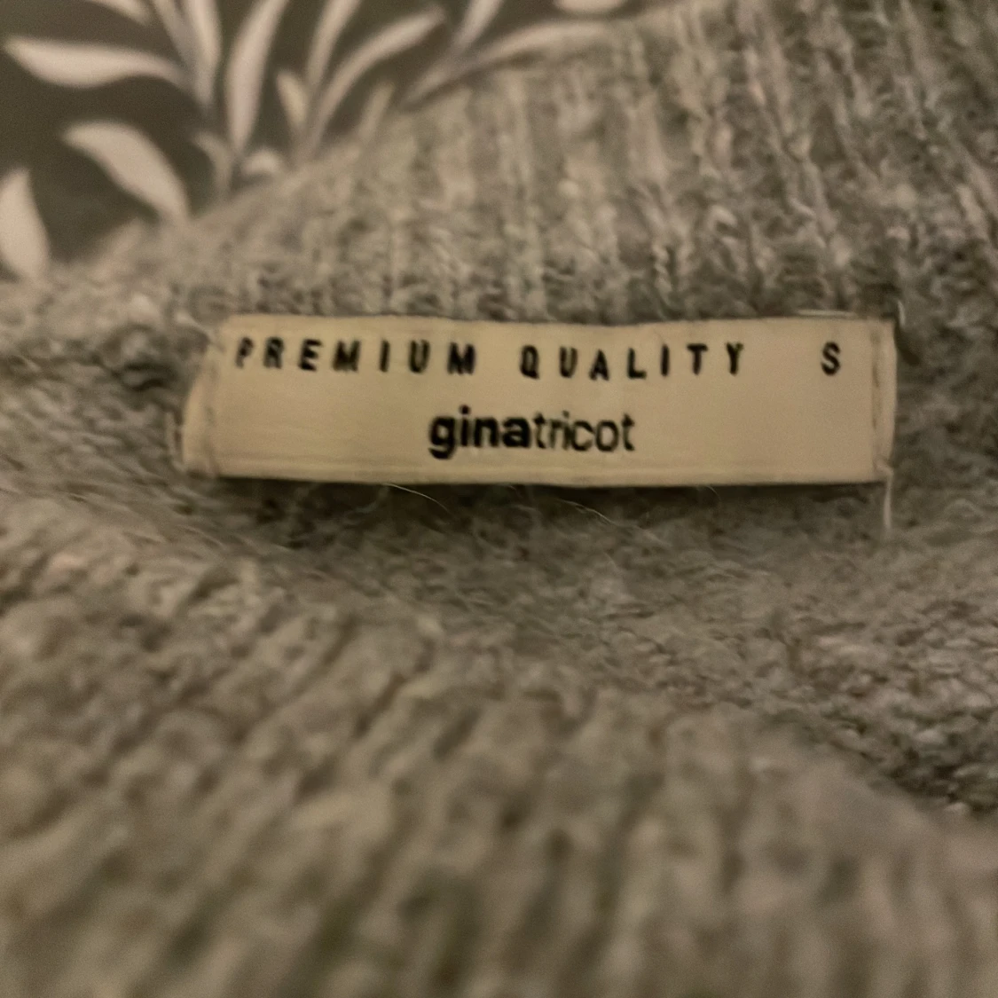 Grå stickad tröja💞 - 1