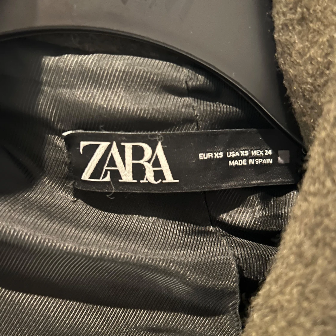 Olivgrön kappa från Zara - 1