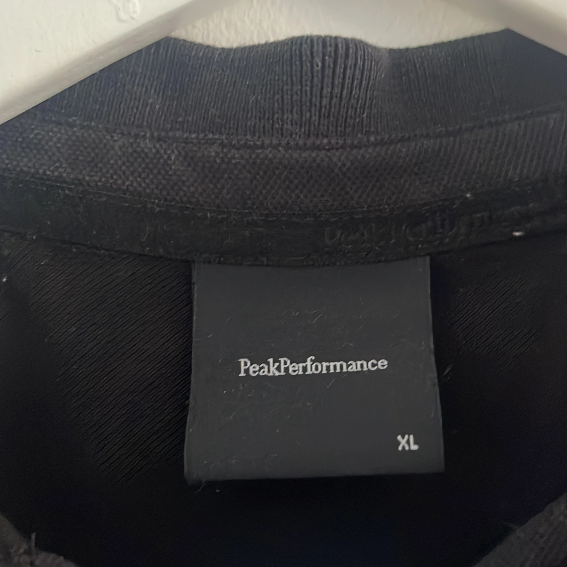 Svart pikétröja från Peak Performance - 2