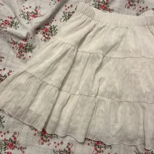 Vit kjol - Supersöt vit kjol!🤍