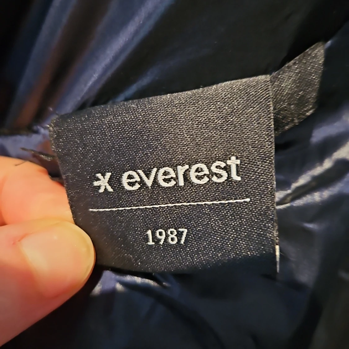 Mörkblå pufferjacka från Everest - 2