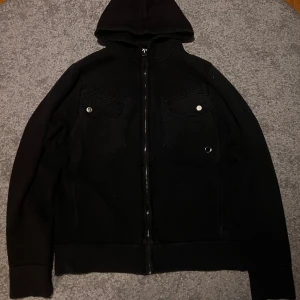 Firetrap jacket/hoodie - Fet svart jacka/hoodie, funkar perfekt till våren, hmu för fler frågor/mått