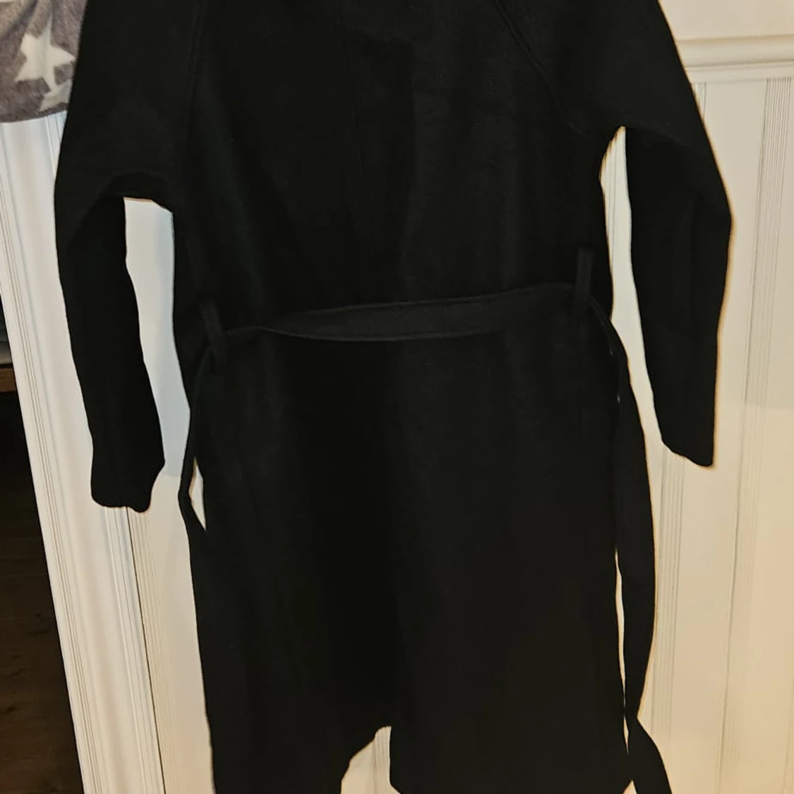 Svart kappa med bälte - 1