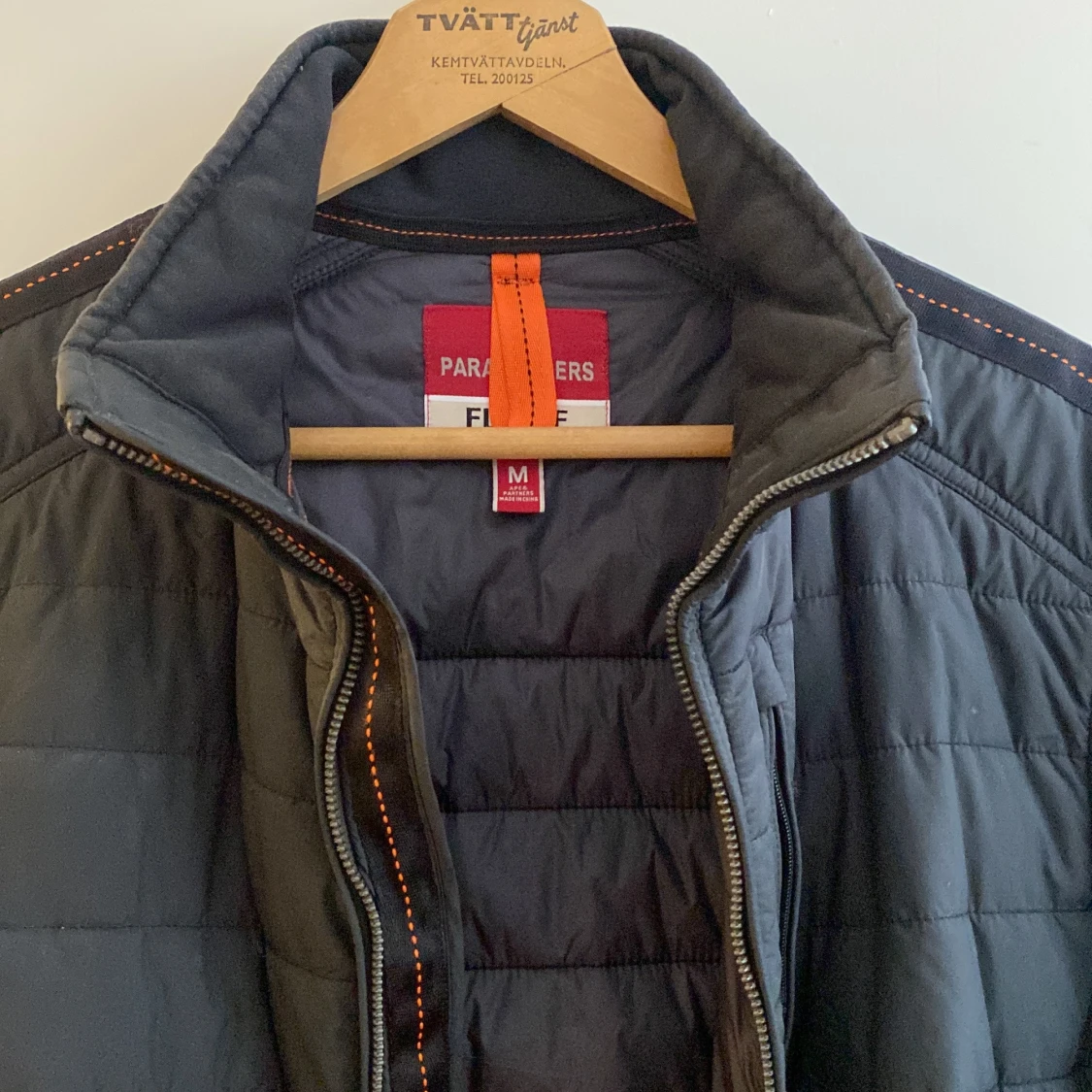 Svart quiltad jacka från Parajumpers hybrid - 2
