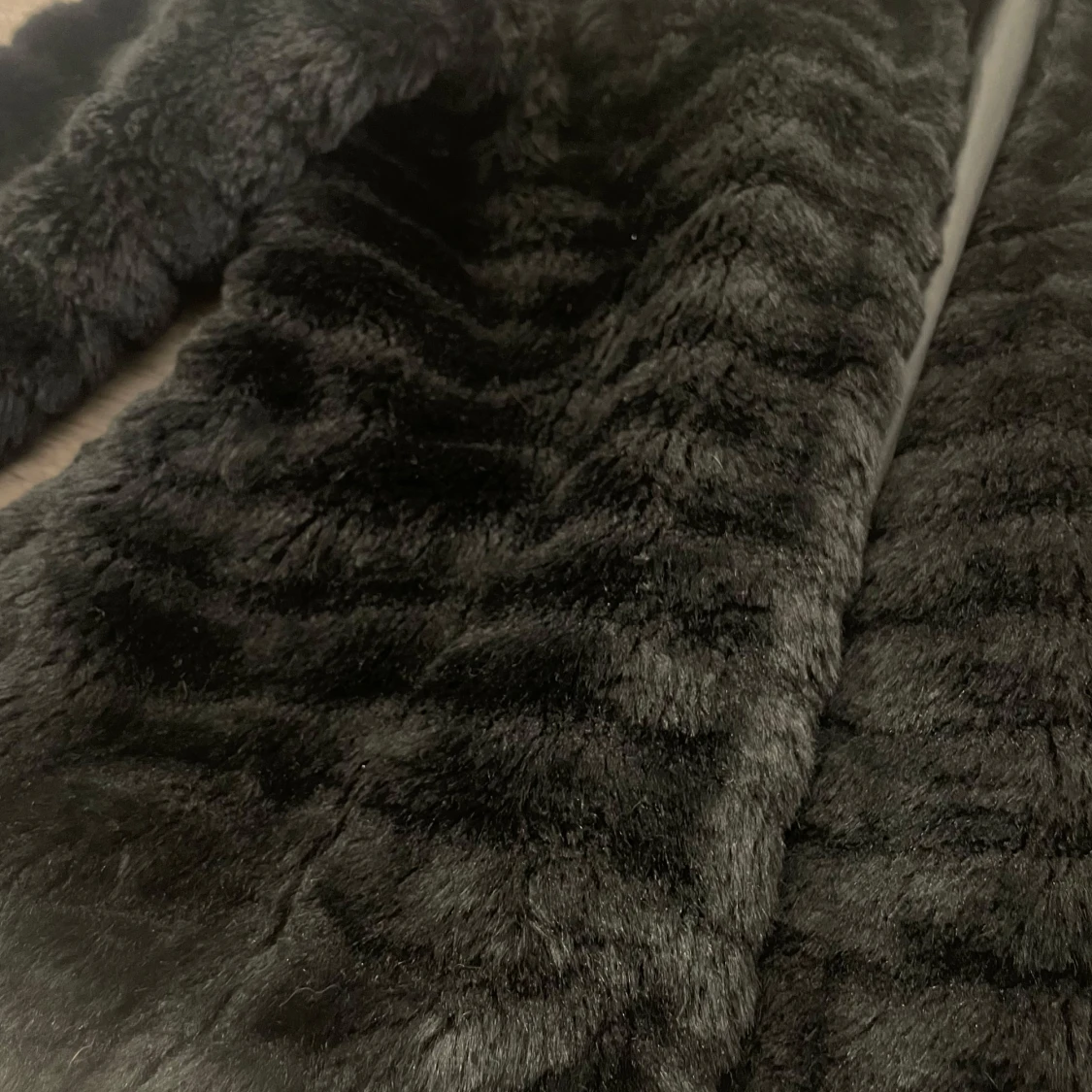 Svart pälsjacka från Vero Moda - 1