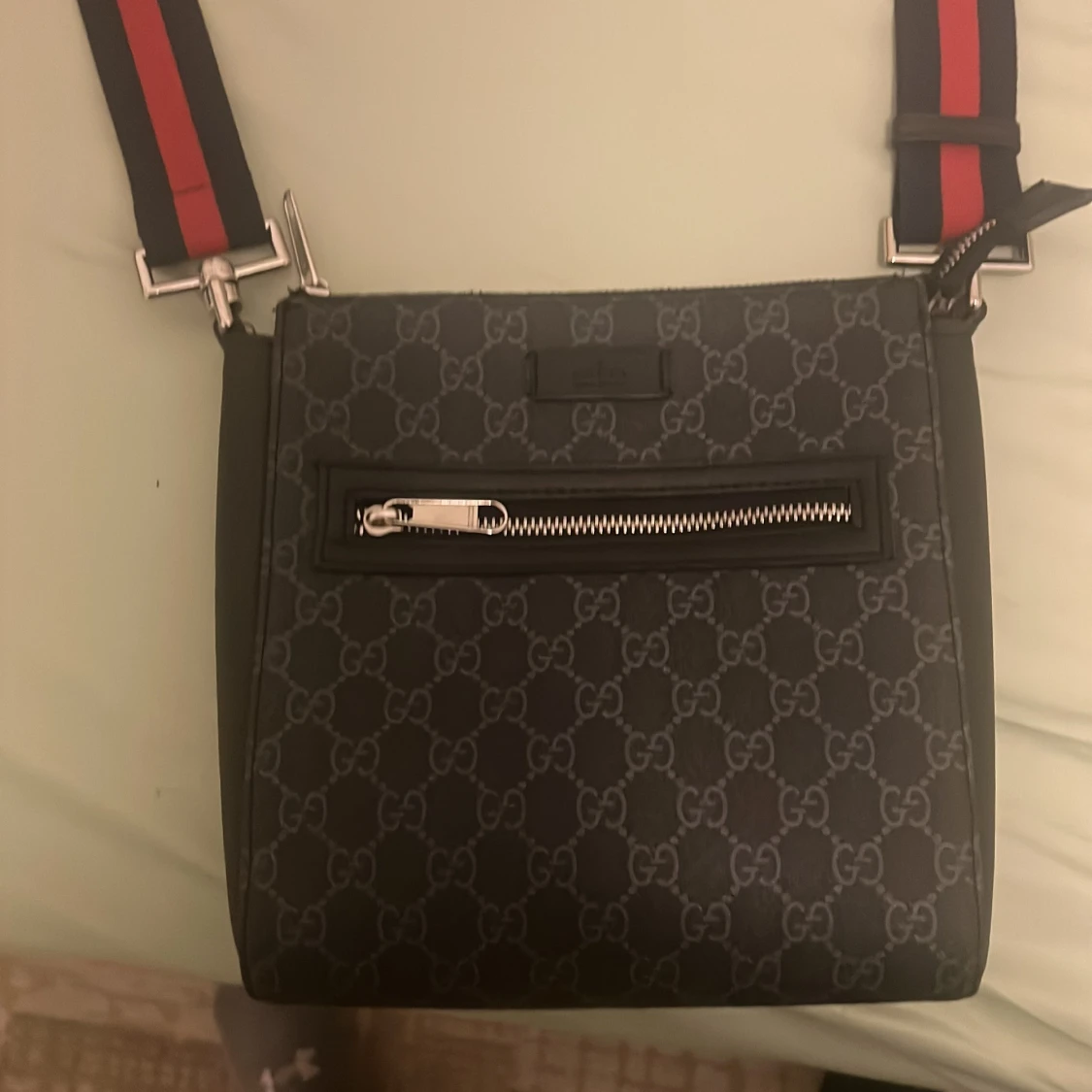 Svart axelväska från Gucci riktigt snygg väska