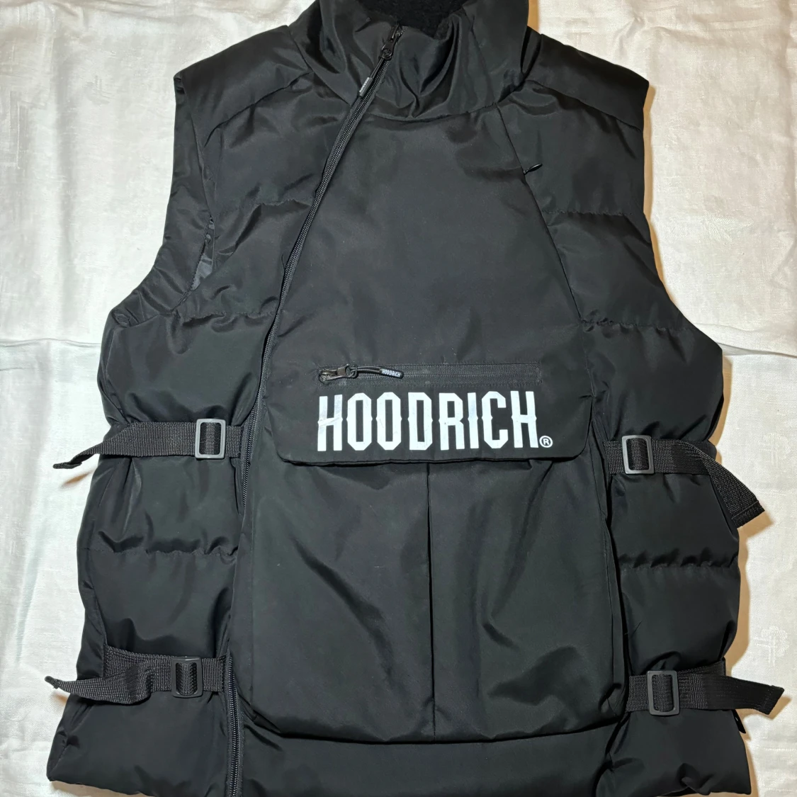 Hoodrich väst