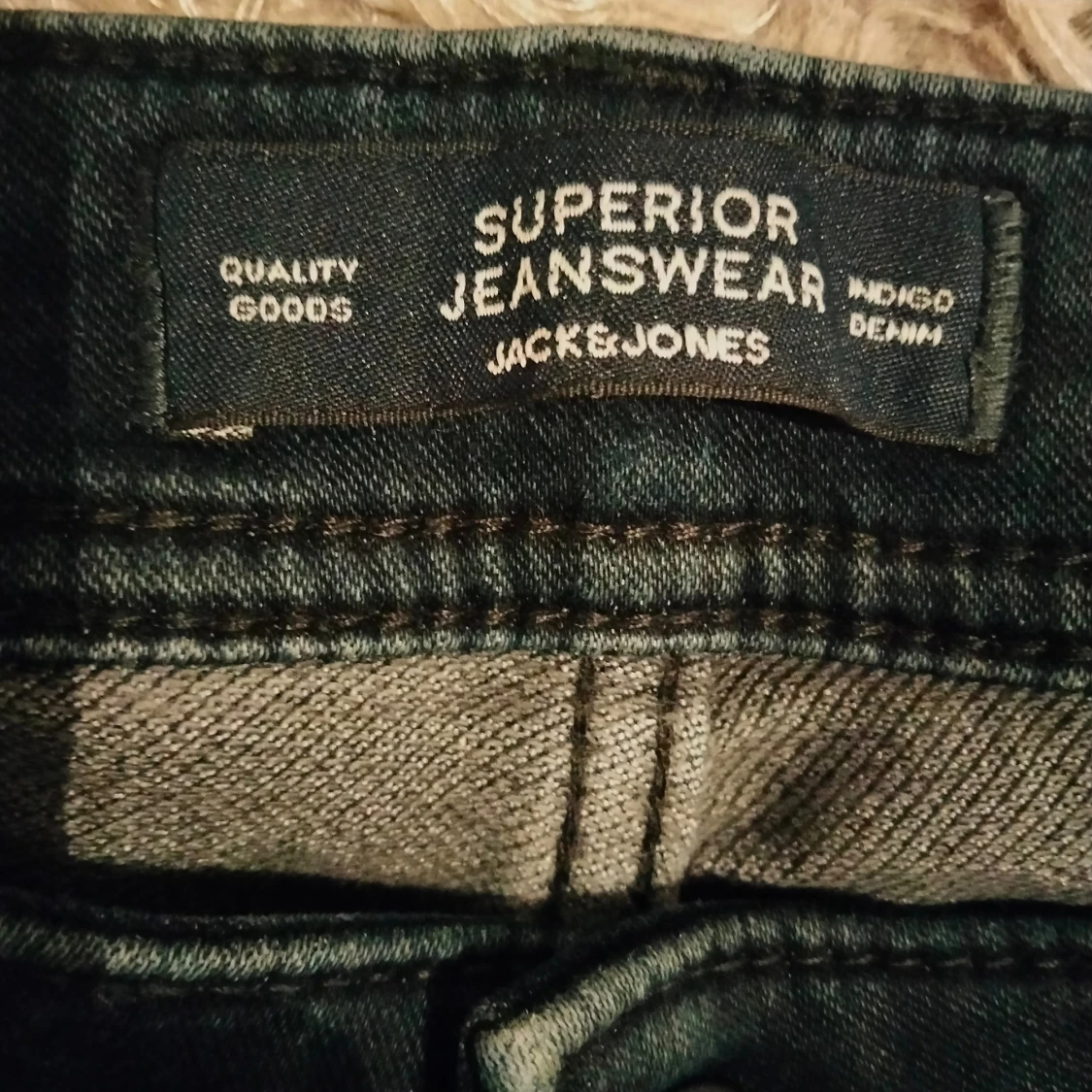 Mörklblå jeans - 90