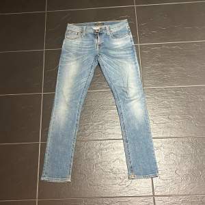 Nudie Jeans 30/32 Slim fit Fint skick 