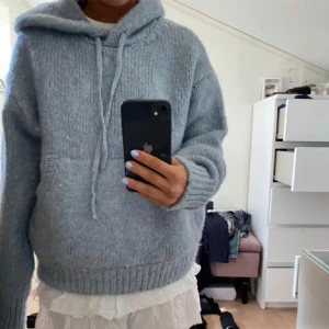 stickad hoodie - fin stickad hoodie som inte kommer till användning! inga defekter 