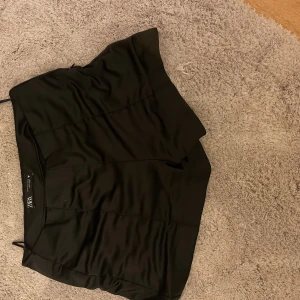 Zara kostym shorts - Använda fåtal gånger, säljer då dom är för små💕Är i gott skick 