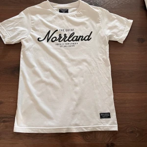 The Great Norrland  - The Great Norrland stl xxs. Två små fläckar som knappt syns. Övrigt fint skick. 