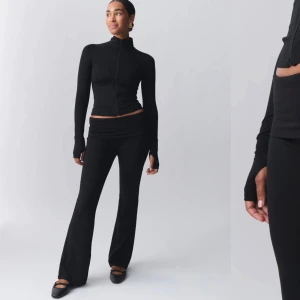 Gina yoga pants - Jätte sköna yoga pants från Gina tricot  Använt 1 gång  Jag två av samma därav så säljer jag ena 300kr inkl frakt Ordinarie pris 359kr 