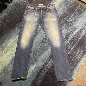 Scotch & soda jeans - Ett par Scotch & soda jeans i storlek 32/34. Skick 9/10 ser nästan nya ut. Skriv vid minsta fundering 