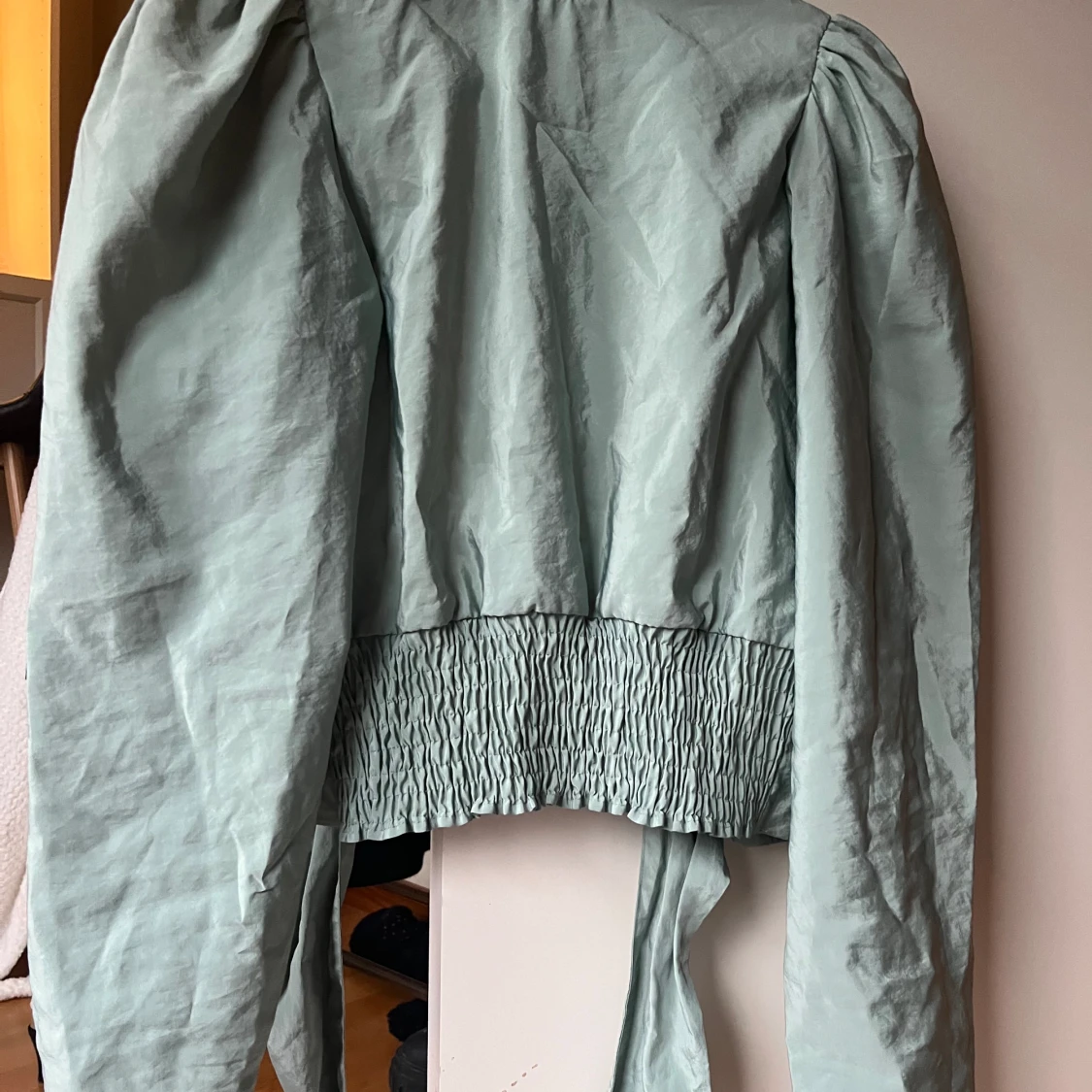 Fest topp med öppen rygg