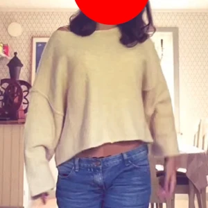 Stickad tröja - Jättefin stickad tröja använd max 3 ggr använd gärna köp nu