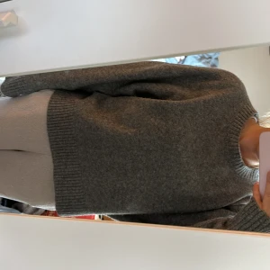 Grå stickad  - Stickad från zara!