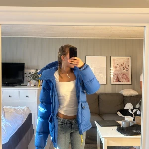 Fjällräven jacka - Säljer nu min  fjällräven jacka i jakt på en ny. Pris kan diskuteras självklart ❤️