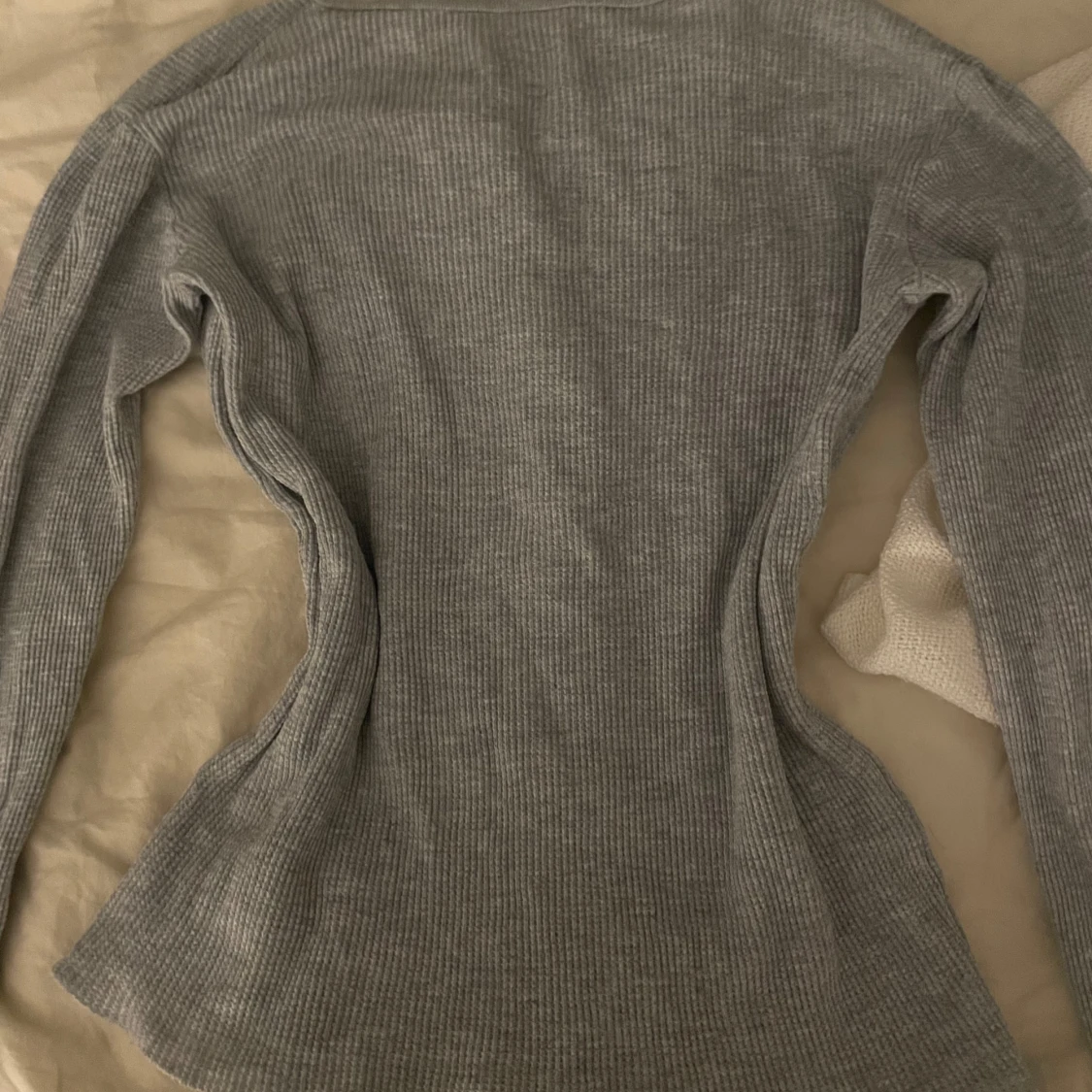 y2k knapp grå tröja - 91