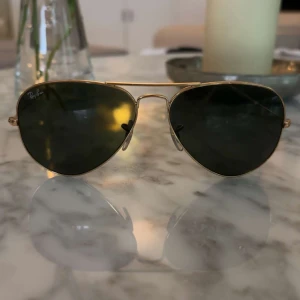 Rayban Aviator / Pilotglasögon - Sjukt snygga pilotglasögon, 500 spänn! 