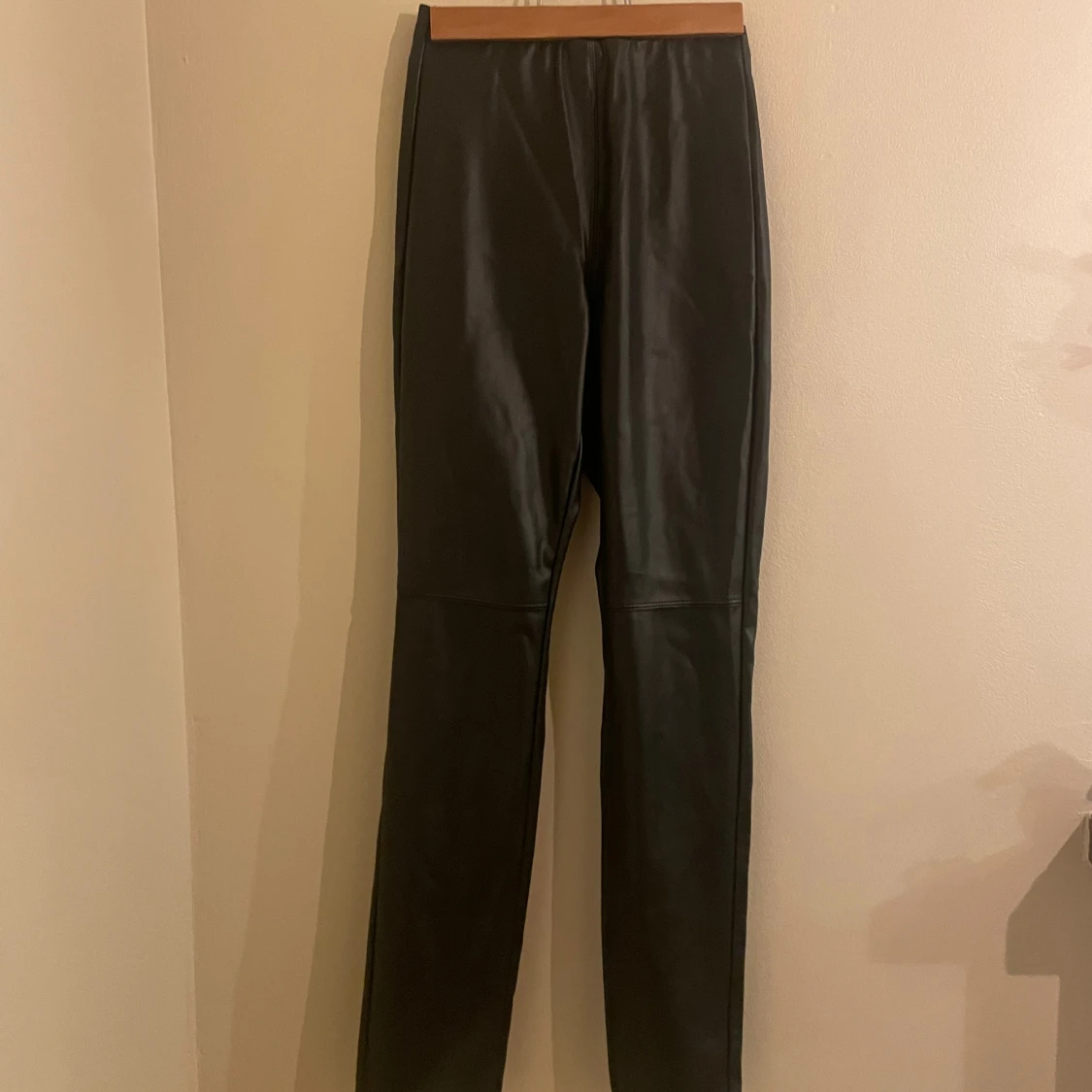 Fejk läder byxor - 91