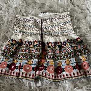 Minikjol - Minikjol från Zara köpt på Mallorca, inga defekter alls 🥰