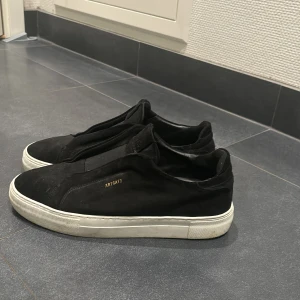 Säljer arigstos skor  - Arigstos användet dom 7 gånger dom e i perfekt skick