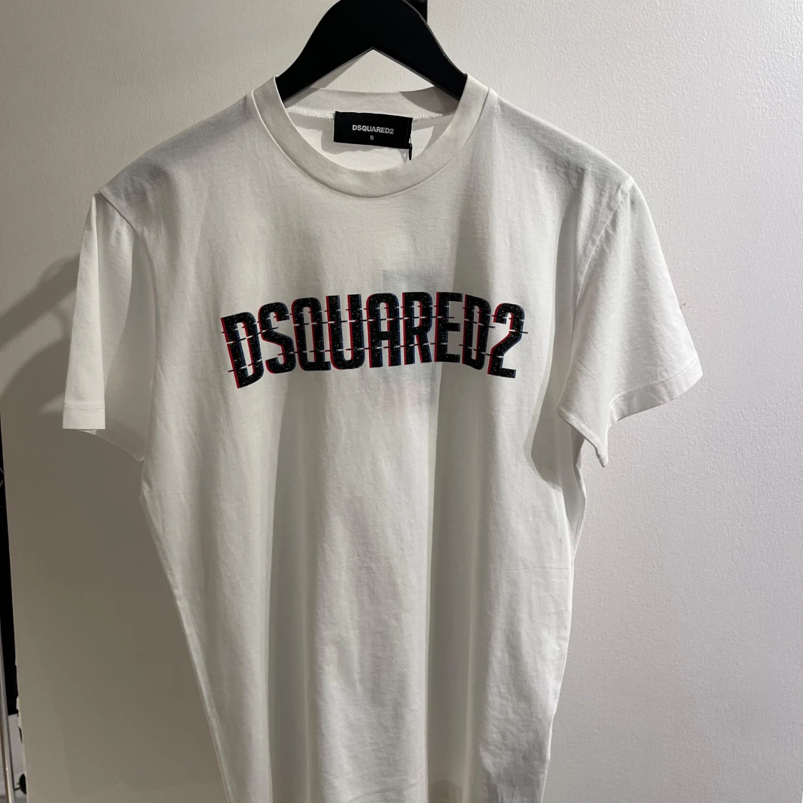 Vit t-shirt från Dsquared2