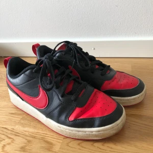Nike skor  - Säljs billigt för snabbaffär 