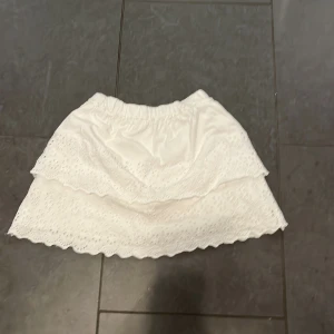 Zara kjol - Zara kjol i storleken 134