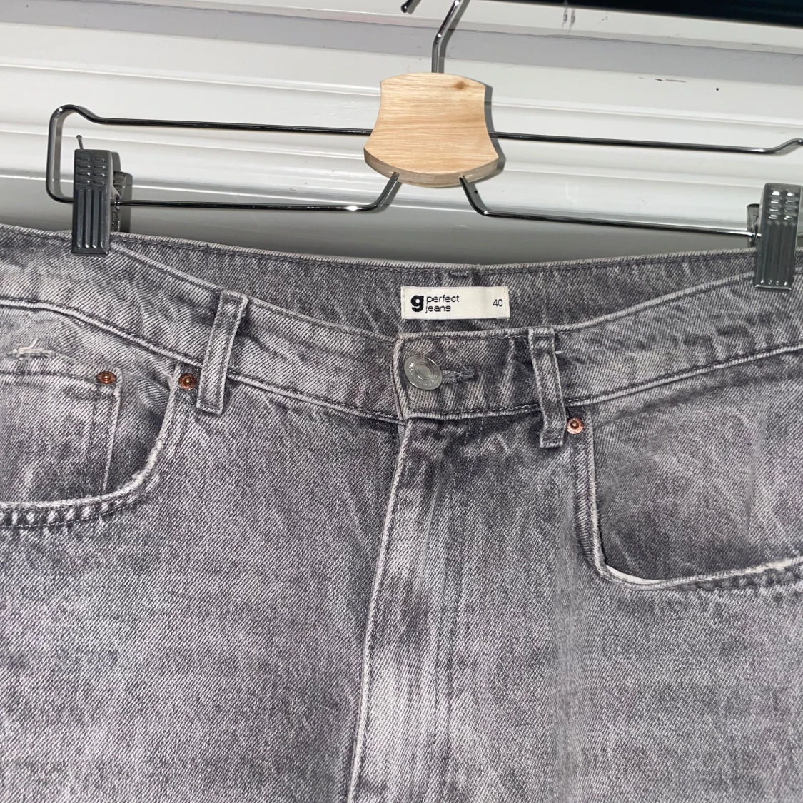 Gråa stentvättade jeans -Gina tricot - 91