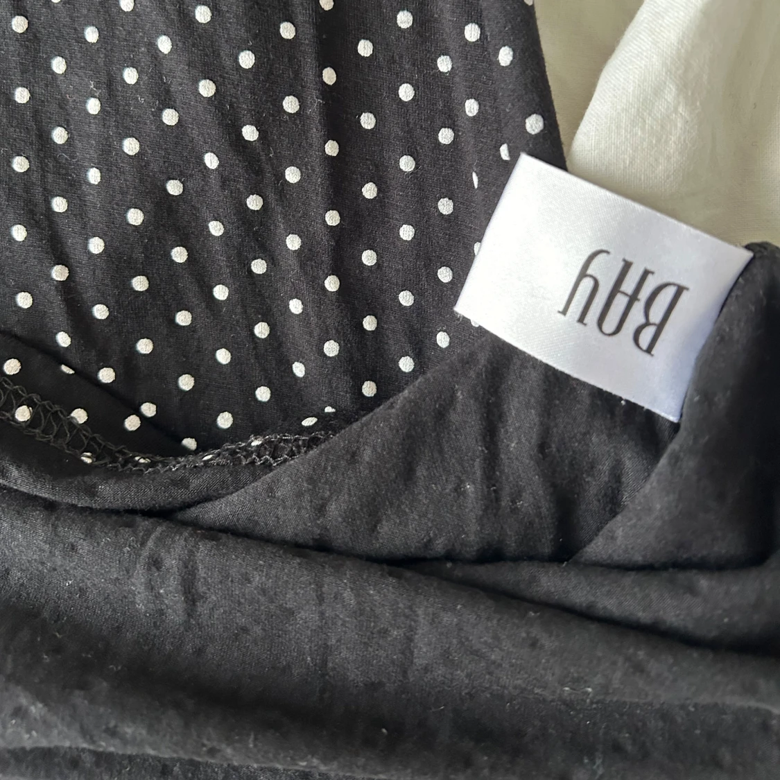 Prickig halterneck klänning - 90