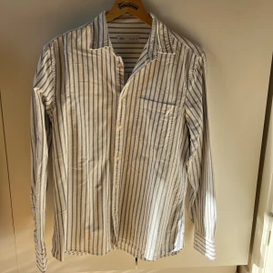 Zara skjorta - Skjorta från zara i storlek M
